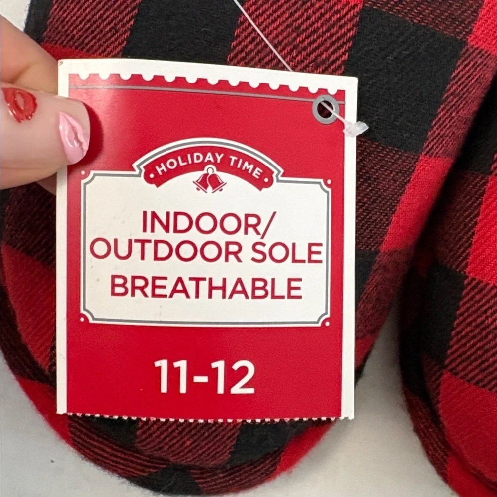 NWT Holiday Time Plaid Red Black Slippers Toddler 11-12